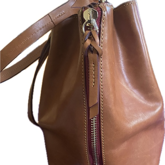 Large Zip Barlow all genuine leather Dooney Bourke Bag - Picture 9 of 10